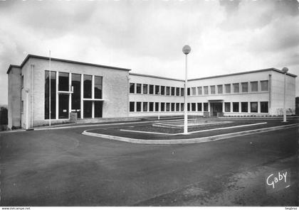 BOUGUENAIS     LA MAIRIE