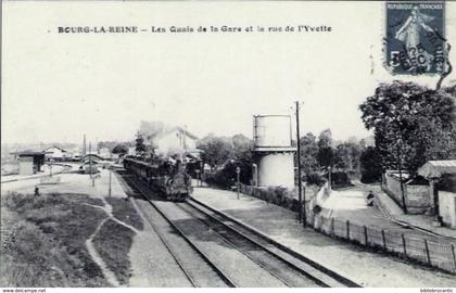 D92 - BOURG LA REINE - LES QUAIS DE LA GARE AVEC TRAIN ET LA RUE DE L'YVETTE