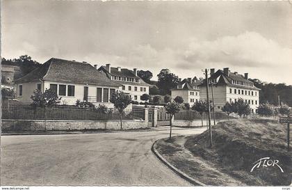 CPSM Bourganeuf La Gendarmerie