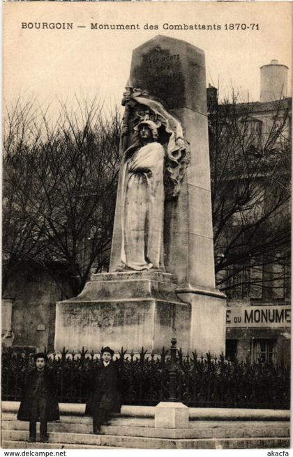 CPA Bourgoin - Monument des Combattants 1870-71 FRANCE (961717)