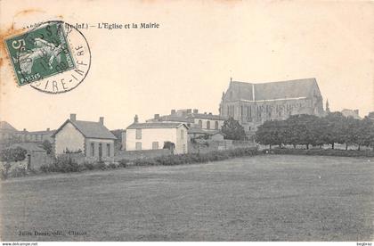 BOUSSAY     EGLISE ET MAIRIE