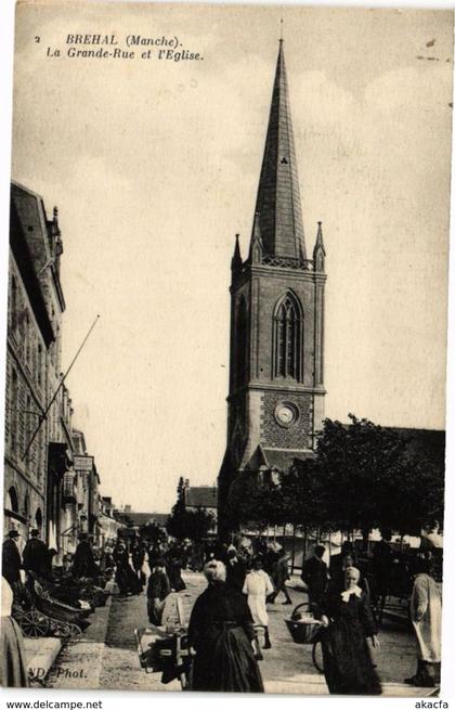 CPA BRÉHAL - La Grande-Rue et l'Église (209297)