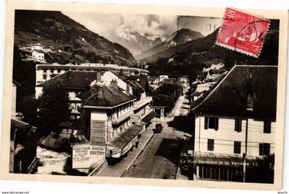 CPA BRIDES-les-BAINS - La Rue Centrale et la Vanoise (252294)