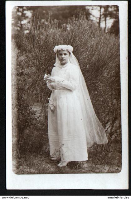 18, Brinon sur Sauldre, carte-Photo tirée d'une archive concernant un habitant de Brinon sur Sauldre, communiante