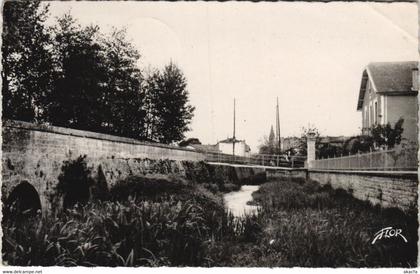 CPA BRIOUX-sur-BOUTONNE Les Ponts sur la Boutonne (1140959)