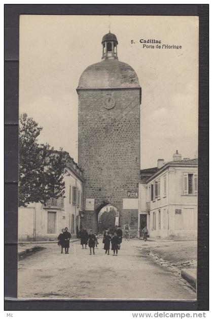 33 - Cadillac - Porte de l'Horloge - Animée