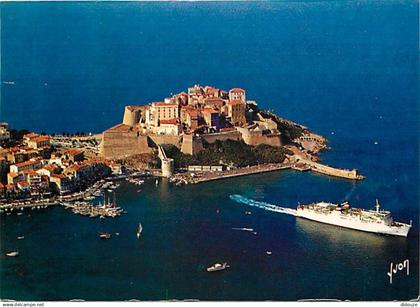 20 - Calvi - Sur son promontoire la Citadelle - Vue aérienne - Bateaux - Flamme Postale de Calvi - CPM - Voir Scans Rect