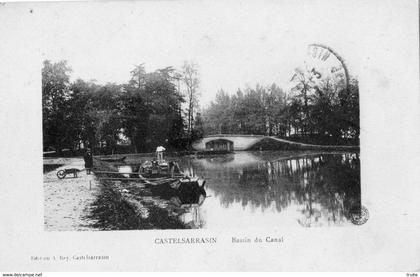 CASTELSARRASIN BASSIN DU CANAL DECHARGEMENT D'UNE PENICHE