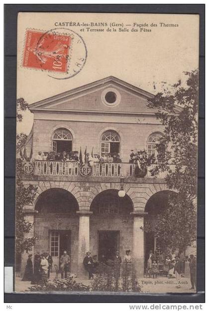 32 - Castéra les Bains - Façade des Thermes et Terrasse de la salle des Fètes - animée