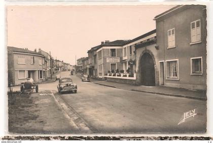 Cerizay - Le Carrefour -  Automobile - CPSM°