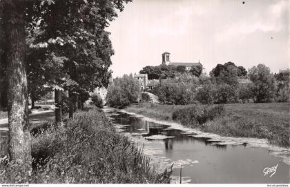 85 CHAILLE LES MARAIS L EGLISE