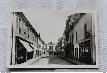 Cpsm 1957, Challans, rue Gobin et salle des fêtes, Vendée 85