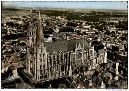 28 Chartres vue aerienne