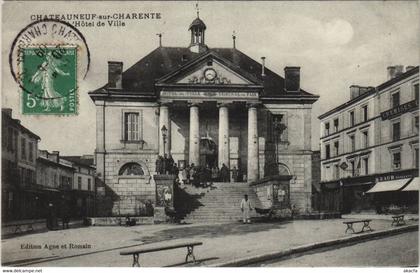 CPA CHATEAUNEUF-sur-CHARENTE L'Hotel de Ville (1168768)