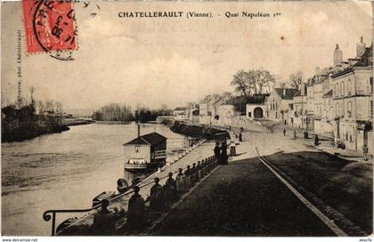 CPA CHATELLERAULT - Quai Napoléon (111766)