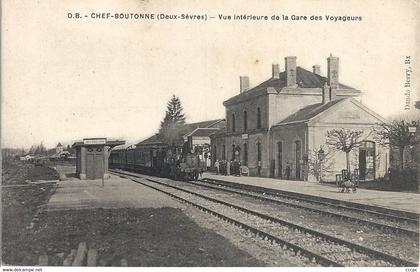 CPA Chef-Boutonne vue intérieure de la Gare des Voyageurs