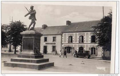 CLEGUEREC LE MONUMENT AUX MORTS