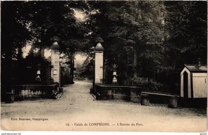 CPA Compiegne - Palais de Compiegne - L'Entree du Parc (1031756)