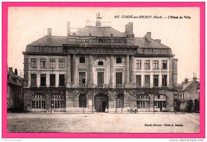 Condé sur l´Escaut - L'Hôtel de Ville - Animée - Édition REUZÉ - Photo A. DELSART