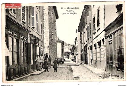 69 RHONE Animation devant le coiffeur de la Rue de Belfort à CONDRIEU