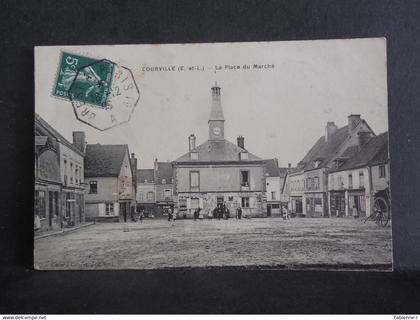 CPA - Courville - La Place du Marché