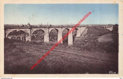 Le Viaduc du chemin de fer - Culan - (18) Cher