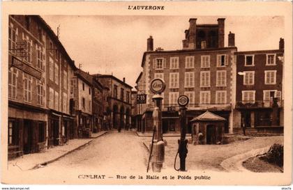 CPA CUNLHAT - Rue de la Halle et le Poids public (72304)