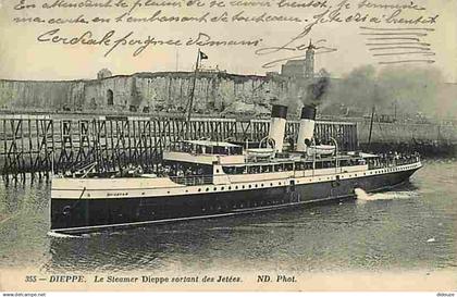 76 - Dieppe - Le Steamer Dieppe sortant des Jetées - Animée - Bateau - CPA - Voir Scans Recto-Verso