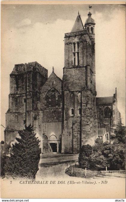 CPA DOL-de-BRETAGNE Cathedrale (1251495)