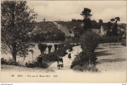 CPA Dol de Bretagne vue sur le Mont Dol (1237364)