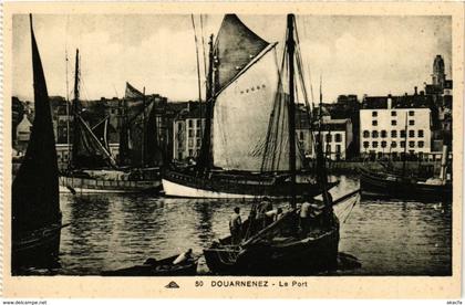 CPA DOUARNENEZ - Le Port (252773)