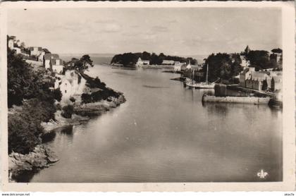 CPA DOUARNENEZ - Vue du port Rhu (143873)