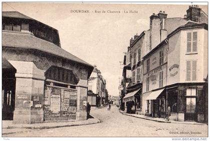 DOURDAN RUE DE CHARTRES LA HALLE