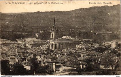 CPA DRAGUIGNAN - Vue générale et la Cathedrale (106624)