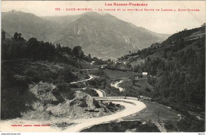 CPA EAUX-BONNES Vieille et Nouvelle Route de Laruns a Eaux-Bonnes (1142373)