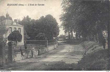 CPA Ecouché L'Ecole des Garçons