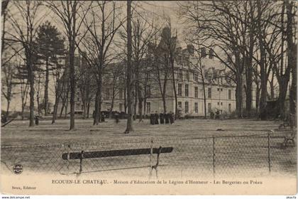 CPA Ecouen-le-Chateau Maison d'Education (806991)