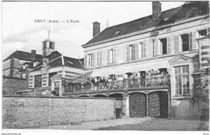 Carte Postale Ancienne de ERVY LE CHATEL-l'école