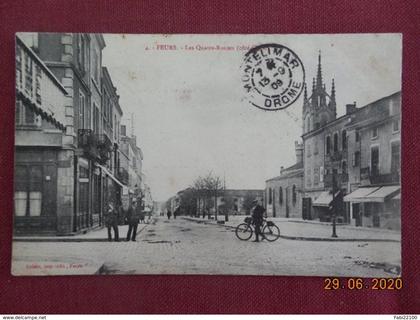 CPA - Feurs - Les Quatre-Routes (côté Ouest)