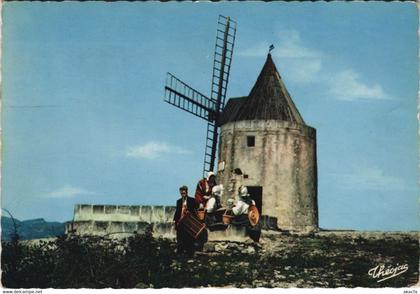 CPM FONTVIEILLE Le Moulin d'Alphinse Daudet (1087071)