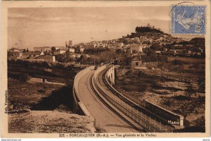 CPA FORCALQUIER - Vue générale et le Viaduc (143104)