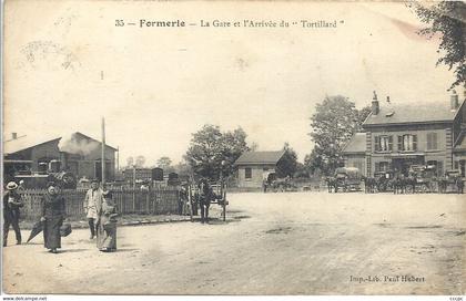 CPA Formerie La Gare et l'Arrivée du Tortillard