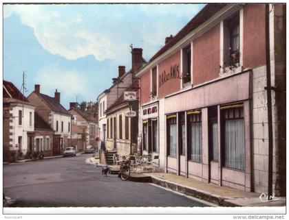 Genillé..rue Principale..Bar des Amis..voitures