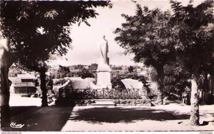 GIGNAC - Square du Monument