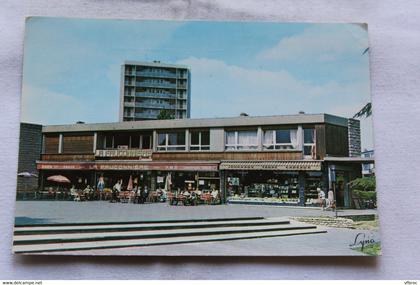 Cpm 1984, Gonesse, centre commercial la Fauconnière, Val d'Oise 95