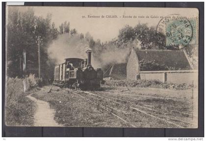 62 - Guines - Entrée du train de Calais en gare - Locomotive