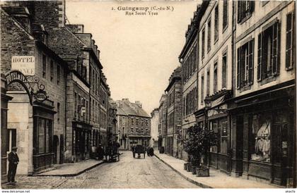 CPA GUINGAMP - Rue St-Yves (104004)