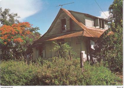 GUYANE - KOUROU - UNE VIEILLE MAISON DU VIEUX BOURG