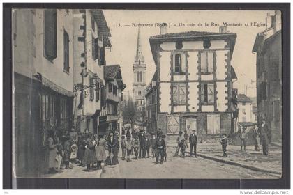 64 - Hasparren - Un coin de la rue Montante et Eglise