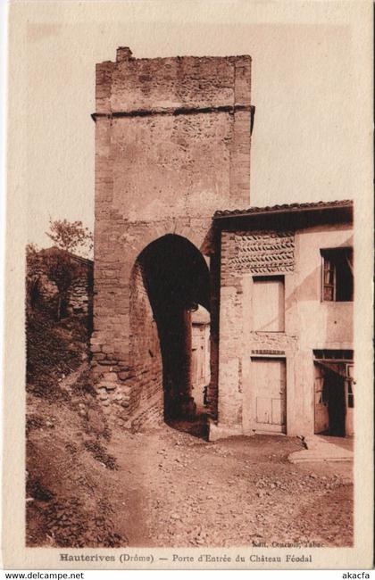 CPA Hauterives Porte d'entree du Chateau FRANCE (1092559)